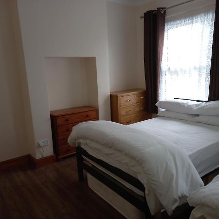 Bubblesbnb- 4 Bedroom House Лондон Екстериор снимка