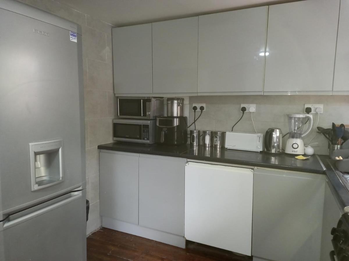 Bubblesbnb- 4 Bedroom House Лондон Екстериор снимка