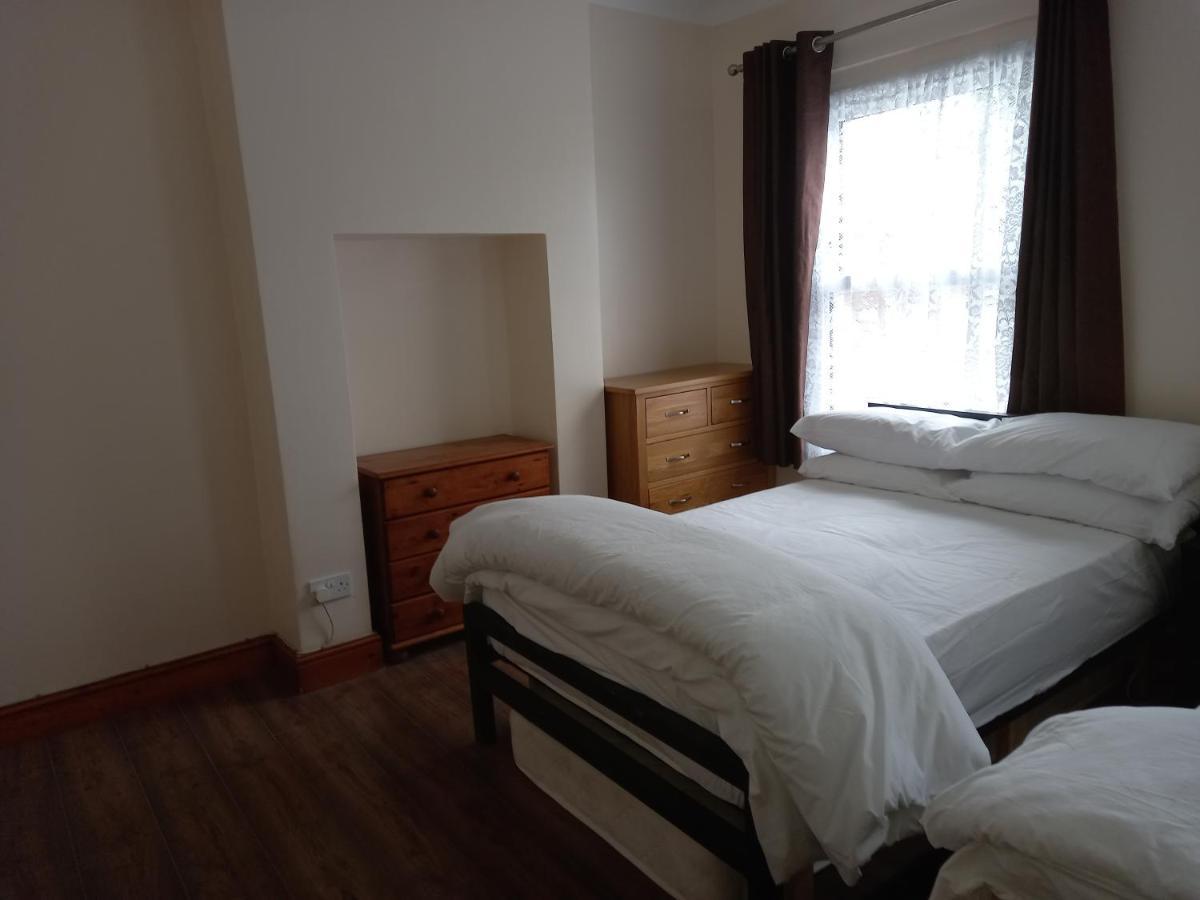 Bubblesbnb- 4 Bedroom House Лондон Екстериор снимка
