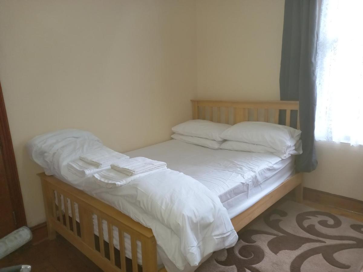 Bubblesbnb- 4 Bedroom House Лондон Екстериор снимка