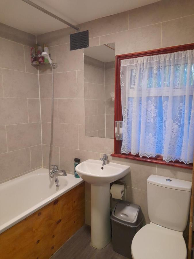 Bubblesbnb- 4 Bedroom House Лондон Екстериор снимка