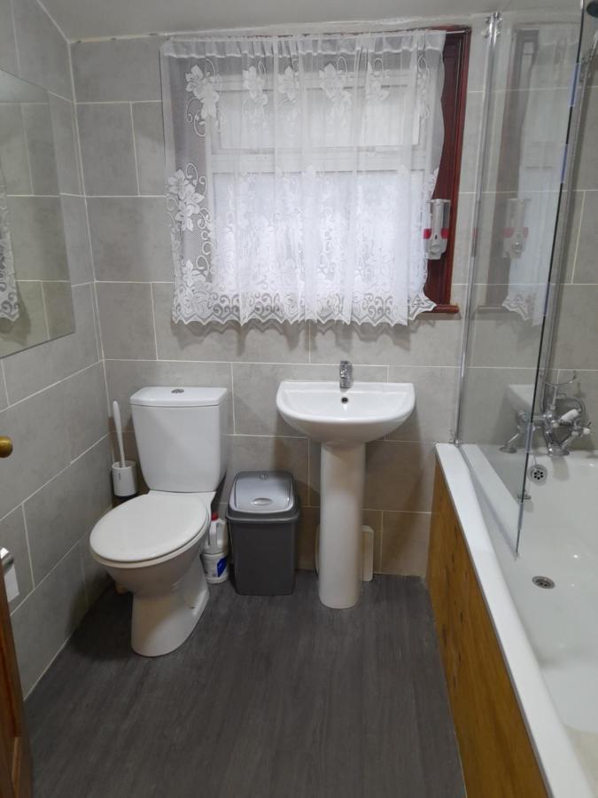 Bubblesbnb- 4 Bedroom House Лондон Екстериор снимка