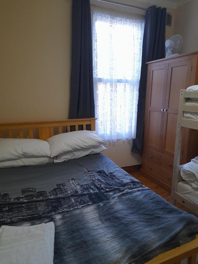 Bubblesbnb- 4 Bedroom House Лондон Екстериор снимка